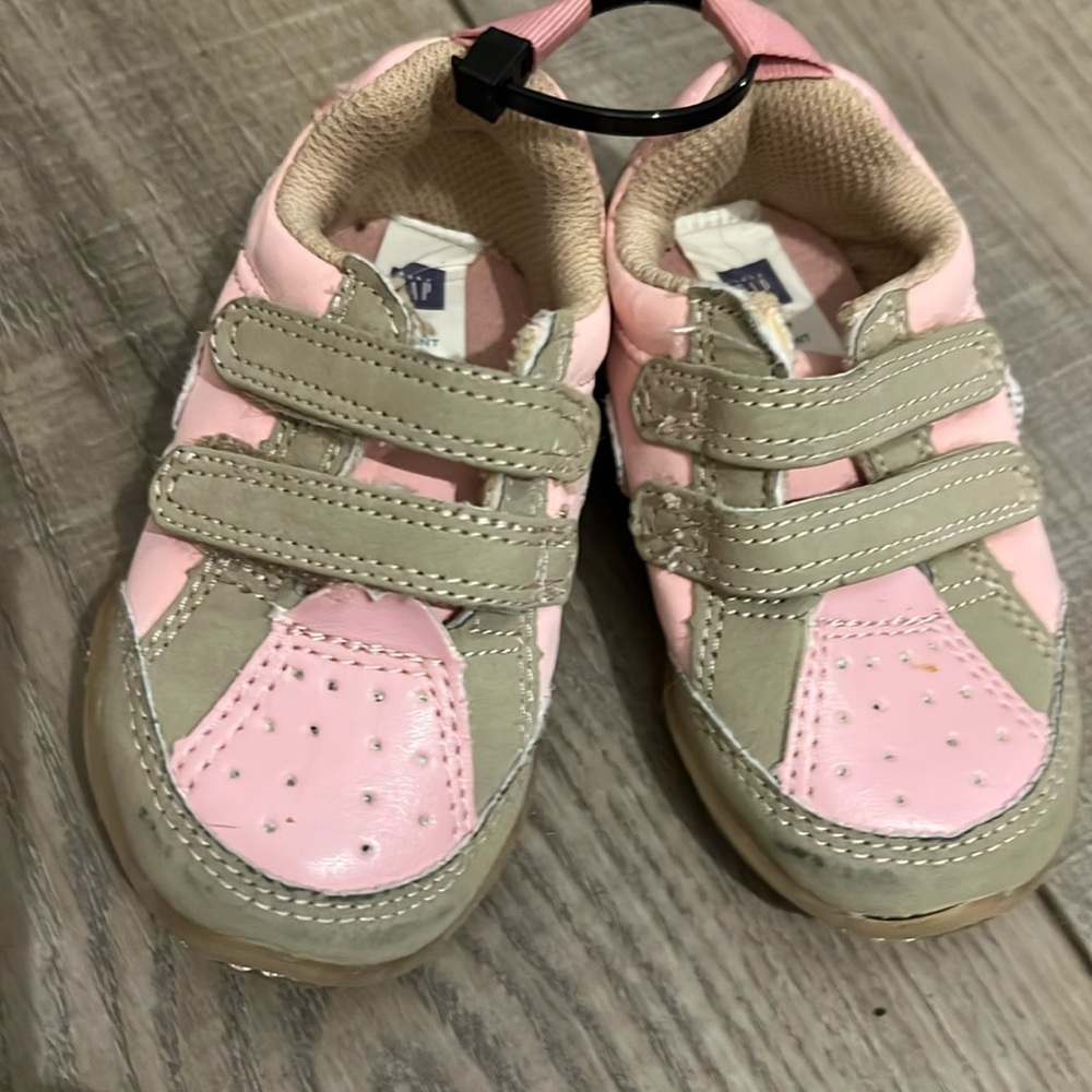 Girls infant size 3 gap shoes with grip, rubber soles, and Velcro closure